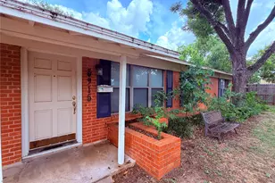 5915 Sunshine Dr, Austin, TX 78757 - Photo 2