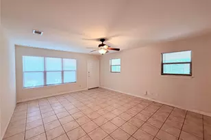 5915 Sunshine Dr, Austin, TX 78757 - Photo 4