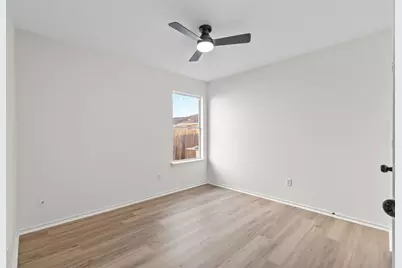 503 Blanco Woods Boulevard, Elgin, TX 78621 - Photo 10