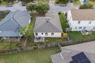 503 Blanco Woods Blvd, Elgin, TX 78621 - Photo 18