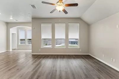 15311 Saratoga Springs, San Antonio, TX 78245 - Photo 10