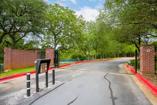 5515 Davis Ln, Austin, TX 78749 - Photo 2