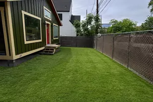 908 E 13th St, Austin, TX 78702 - Photo 8