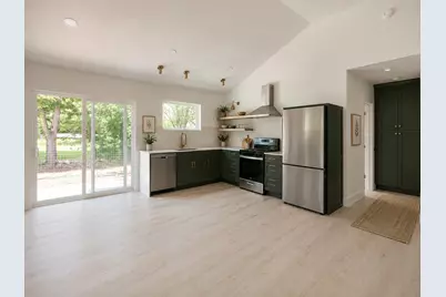 908 E 13th Street #3, Austin, TX 78702 - Photo 2