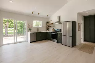 908 E 13th St, Austin, TX 78702 - Photo 2