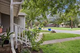 2009 Fort View Rd, Austin, TX 78704 - Photo 32