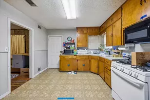 2009 Fort View Rd, Austin, TX 78704 - Photo 14
