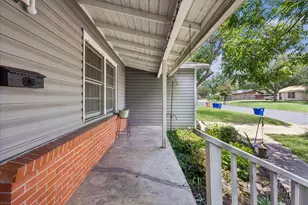 2009 Fort View Rd, Austin, TX 78704 - Photo 6