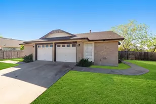 2007 Old W Pl, Round Rock, TX 78681 - Photo 2