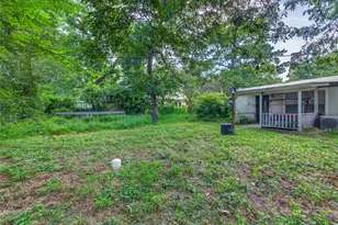 203 Hudgins St, Smithville, TX 78957 - Photo 28
