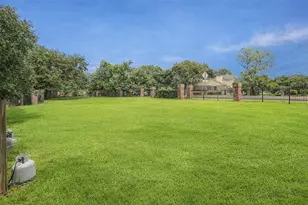 1411 Gracy Farms Ln, Austin, TX 78758 - Photo 14