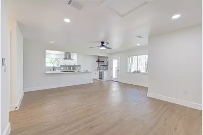 10070 Woodland Village Drive, Austin, TX 78750 - Photo 14