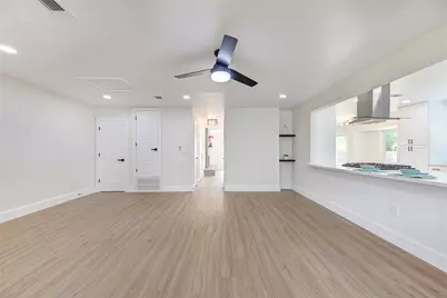 10070 Woodland Village Drive, Austin, TX 78750 - Photo 12