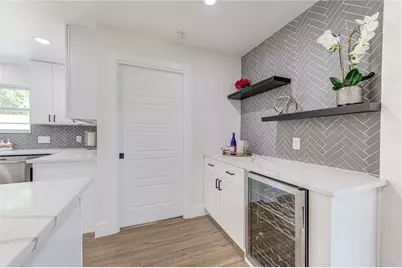 10070 Woodland Village Drive, Austin, TX 78750 - Photo 10