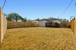 1199 Coleto St, Austin, TX 78702 - Photo 22