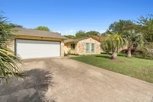 604 Meadow Lea Dr, Austin, TX 78745 - Photo 2