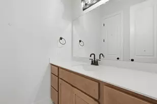 205 Quiet Oak Rd, San Marcos, TX 78666 - Photo 32