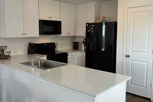 632 Commander Abbott Dr, Jarrell, TX 76537 - Photo 4