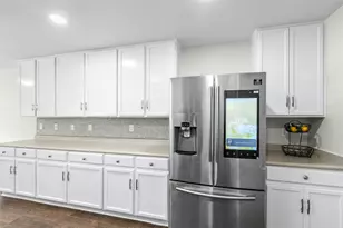 245 Myrtle St, Kyle, TX 78640 - Photo 10