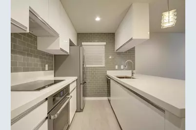 3110 Red River Street #C-402, Austin, TX 78705 - Photo 4