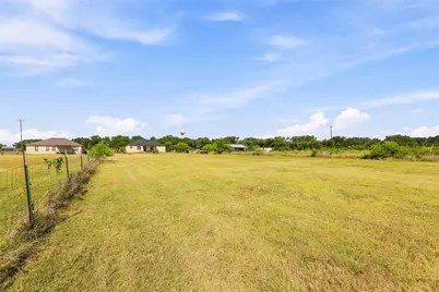 206 Brizendine Avenue, Florence, TX 76527 - Photo 22