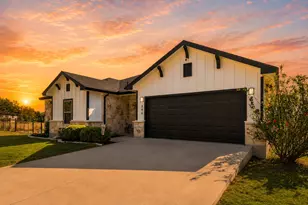 206 Brizendine Ave, Florence, TX 76527 - Photo 2
