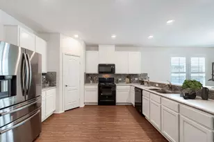 221 Auburn St, Kyle, TX 78640 - Photo 6