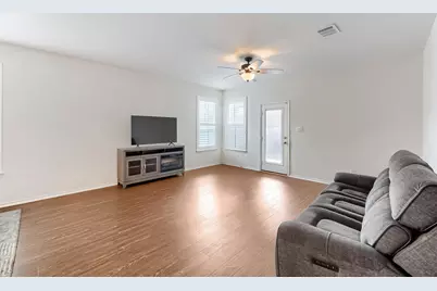 221 Auburn Street, Kyle, TX 78640 - Photo 6