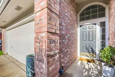 17204 Village Glen Road, Pflugerville, TX 78660 - Photo 2