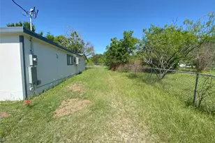 4806 Pecan Springs Rd, Austin, TX 78723 - Photo 36