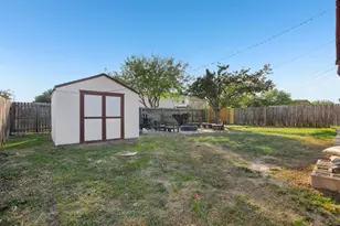 125 Phillips St, Hutto, TX 78621 - Photo 36