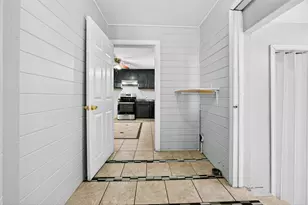 204 Taylor St, Hutto, TX 78634 - Photo 14