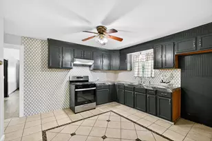 204 Taylor St, Hutto, TX 78634 - Photo 8