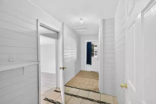 204 Taylor St, Hutto, TX 78634 - Photo 10