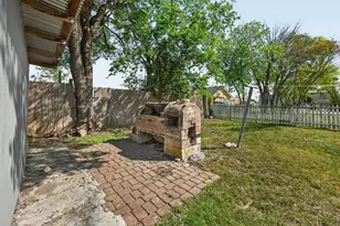 204 Taylor St, Hutto, TX 78634 - Photo 24