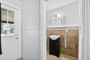 204 Taylor St, Hutto, TX 78634 - Photo 14