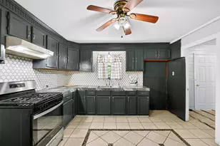 204 Taylor St, Hutto, TX 78634 - Photo 6