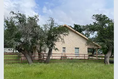 1000 County Road 215, Florence, TX 76527 - Photo 38