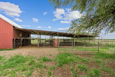 1000 County Road 215, Florence, TX 76527 - Photo 28