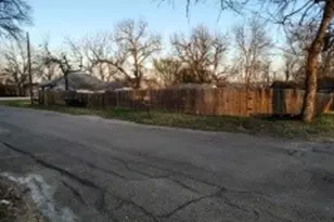 1001 S 16th St, Waco, TX 76706 - Photo 4