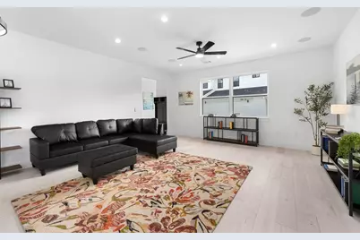 1500 Sylvan Glade #1B, Austin, TX 78745 - Photo 4