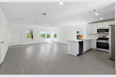 331 Bugbee, Kyle, TX 78640 - Photo 4