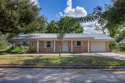 113 North Avenue, Lexington, TX 78947 - Photo 2