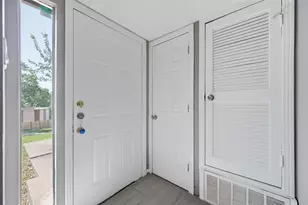 6406 Chimney Creek Cir, Austin, TX 78723 - Photo 8