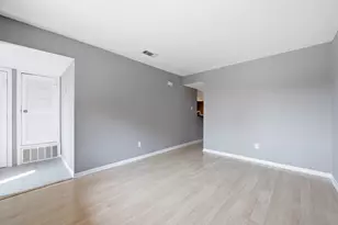 6406 Chimney Creek Cir, Austin, TX 78723 - Photo 6