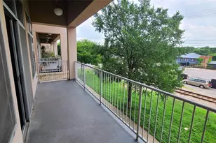 2401 E 6th St, Austin, TX 78702 - Photo 24