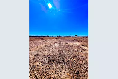 261 Engelke Road, Kingsbury, TX 78638 - Photo 4