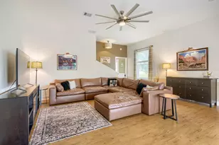 210 Battleground Cir, Taylor, TX 76574 - Photo 4
