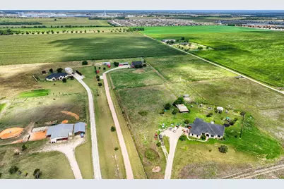210 Battleground Circle, Taylor, TX 76574 - Photo 36