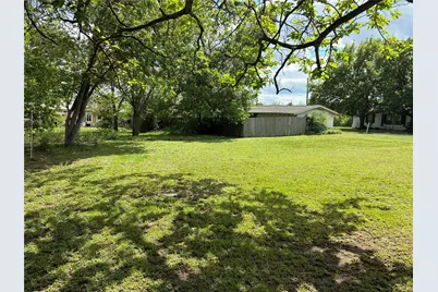 106 N 6th Street, Thorndale, TX 76577 - Photo 2